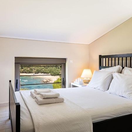 Villa Idyle - Beachfront Residence Tragana  Екстер'єр фото