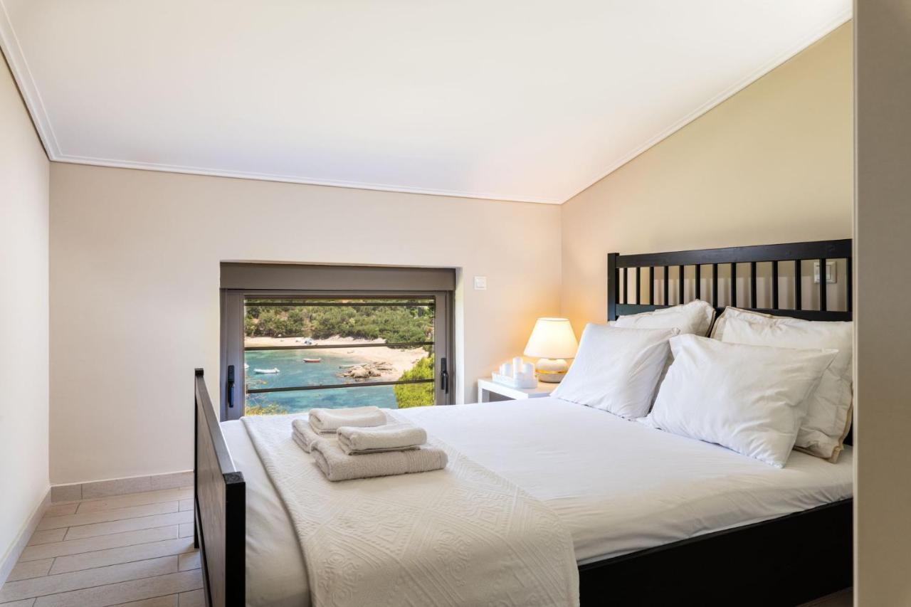 Villa Idyle - Beachfront Residence Tragana  Екстер'єр фото