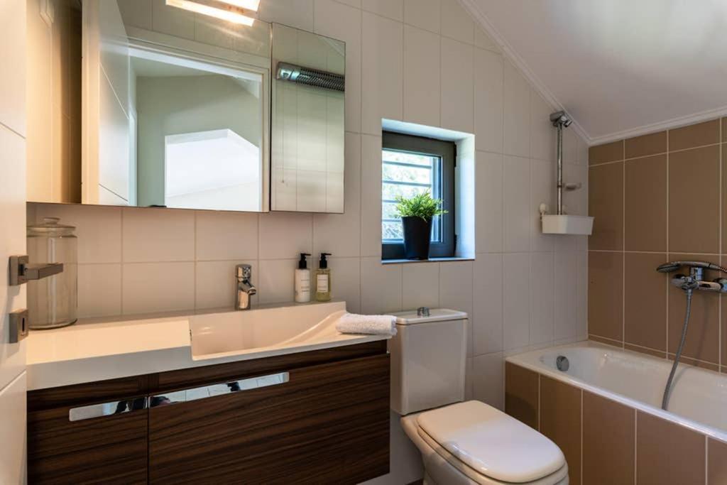 Villa Idyle - Beachfront Residence Tragana  Екстер'єр фото