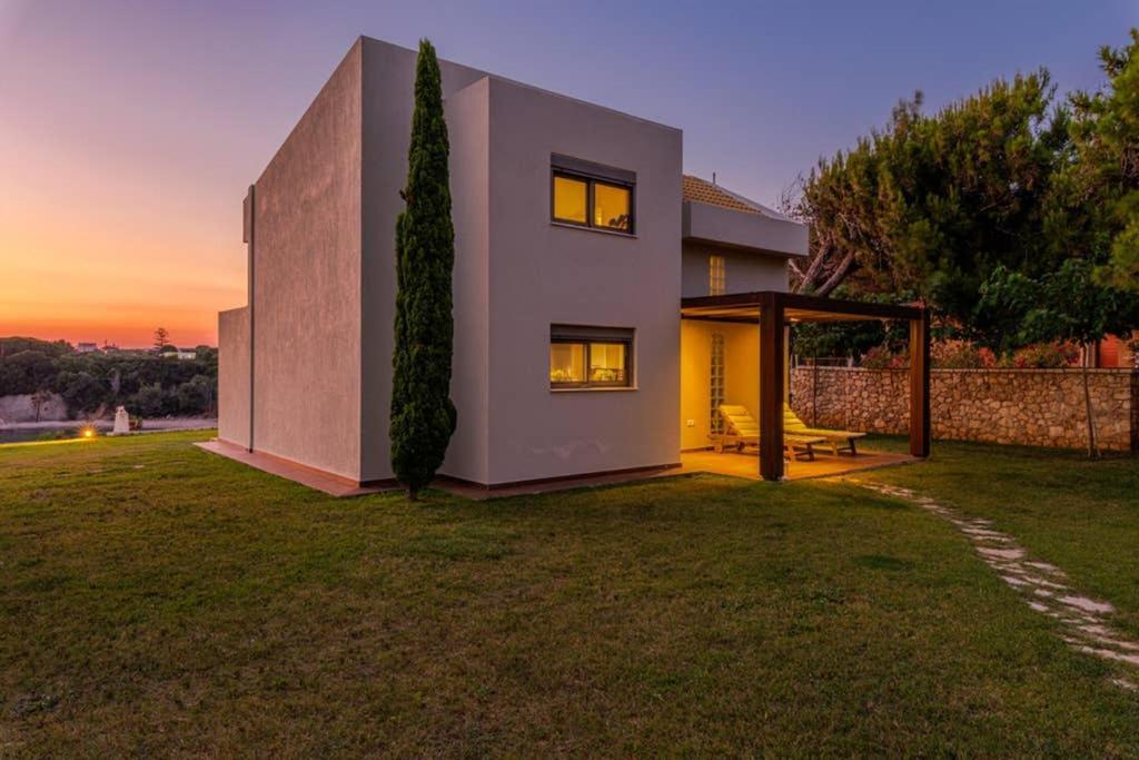 Villa Idyle - Beachfront Residence Tragana  Екстер'єр фото